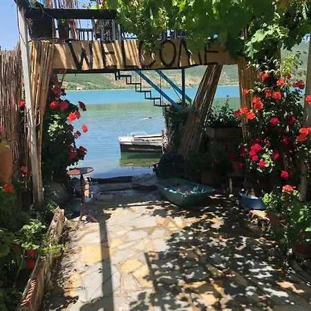 Oda ve Kahvaltı Rosa Lini