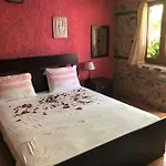 Rosa Bed and Breakfast Lini
